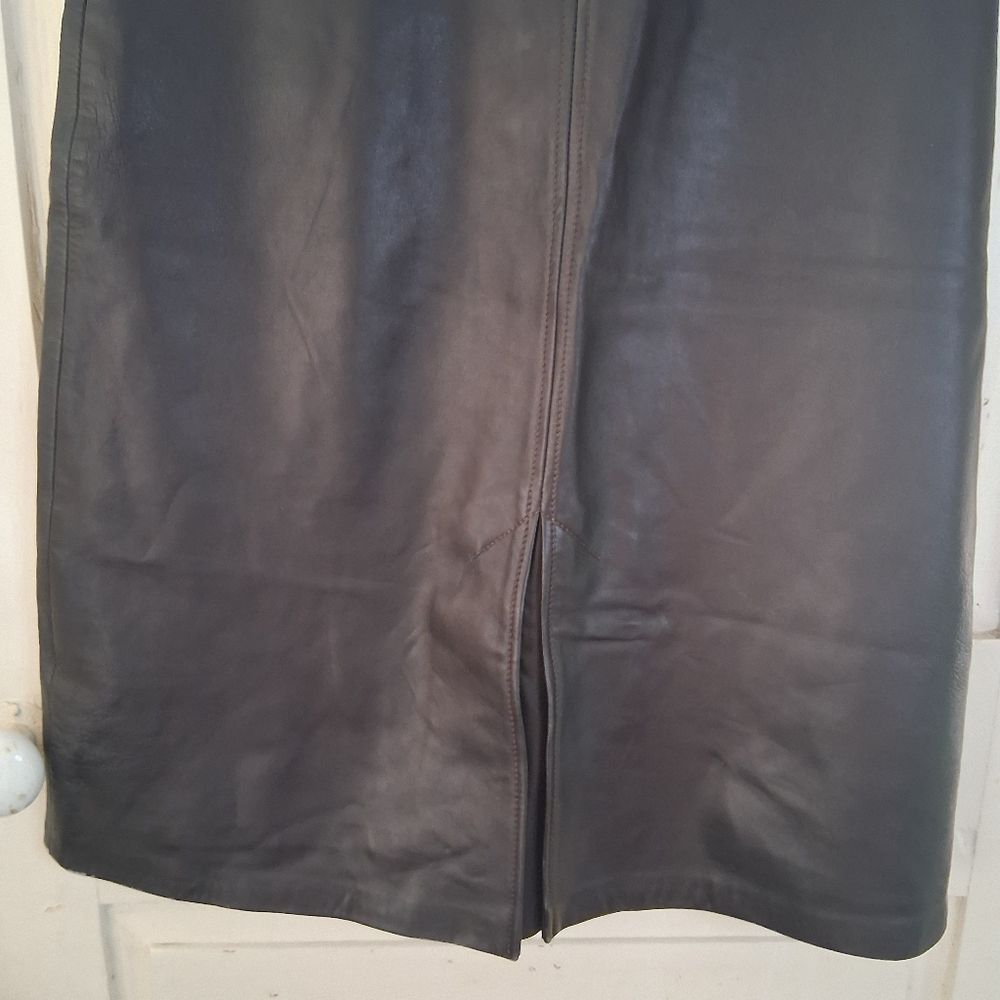 GAP Vintage Charcoal Leather Below the Knee Pencil Skirt with Zip Back - Picture 3 of 16